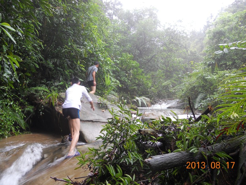 台风过后继续溯溪源