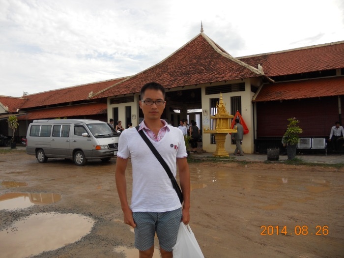 洞里萨湖水上村