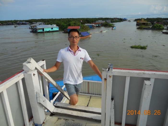 洞里萨湖水上村