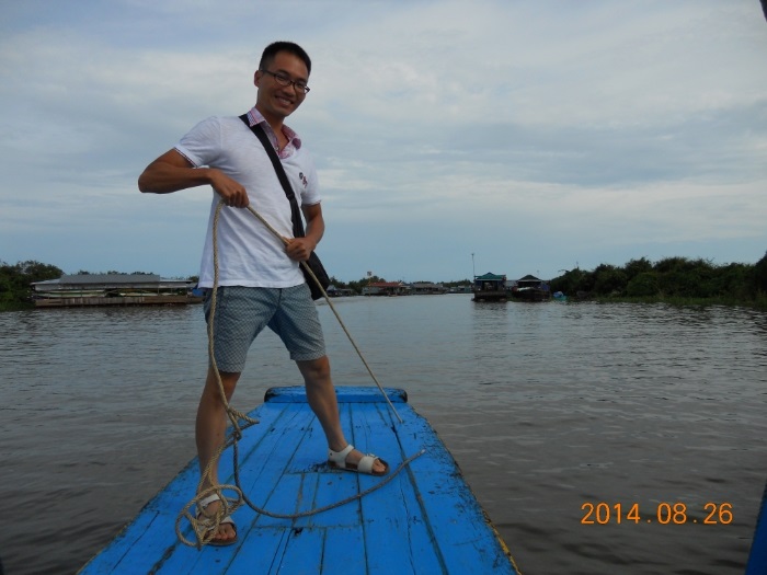 洞里萨湖水上村