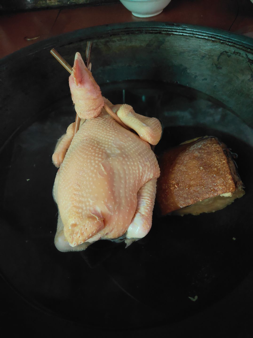 昭君网志： 20260216柴火煮鸡